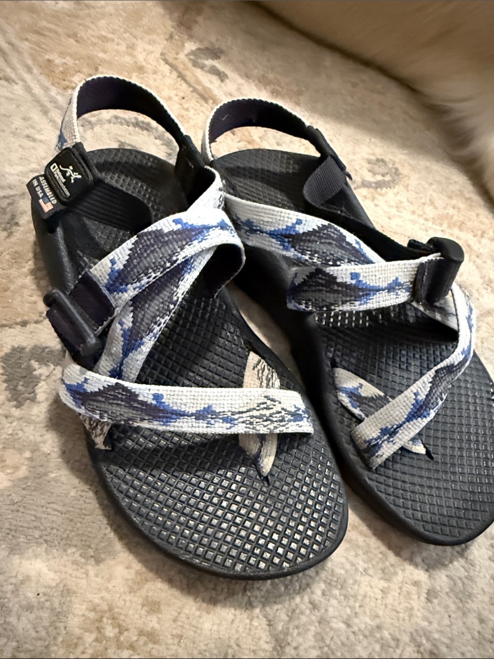 Chaco Unisex Gray and Blue Webbing Sport Sandals women’s 6